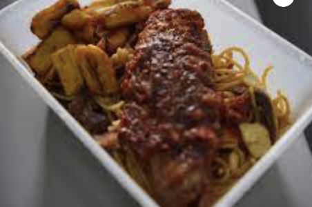 Gucci yam with chicken sauce + protein